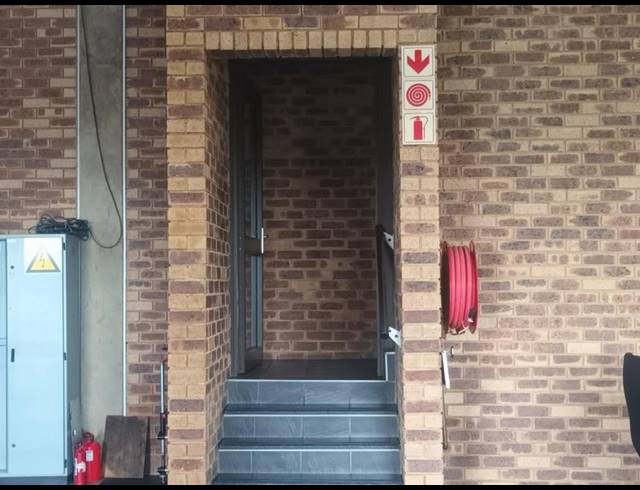 INDUSTRIAL PROPERTY TO RENT IN ROUTE 21 BUSINESS PARK